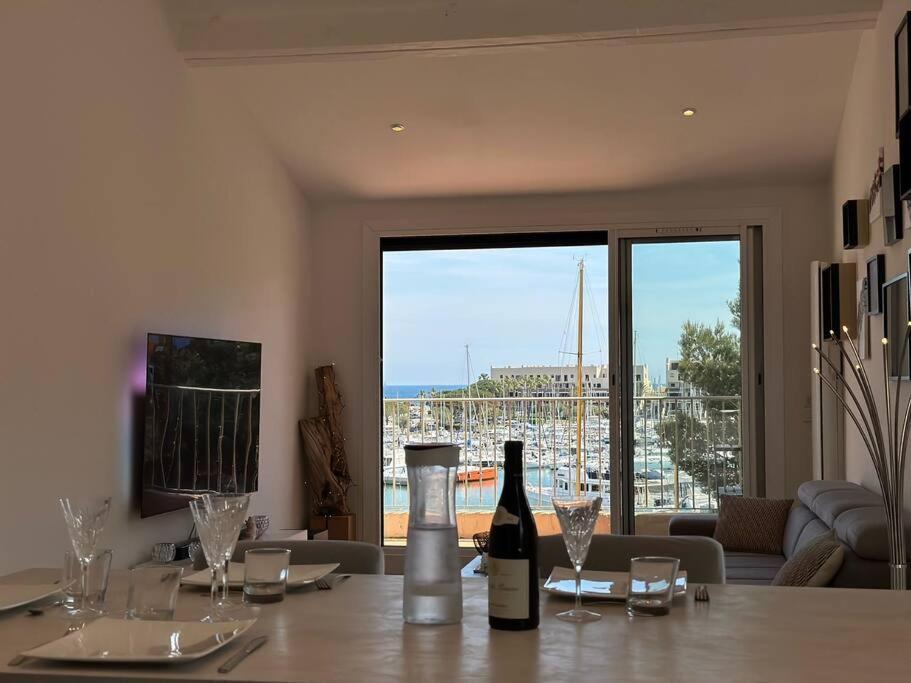 L'Atelier Marin Sur Le Port Des Marines Apartment Cogolin Bagian luar foto