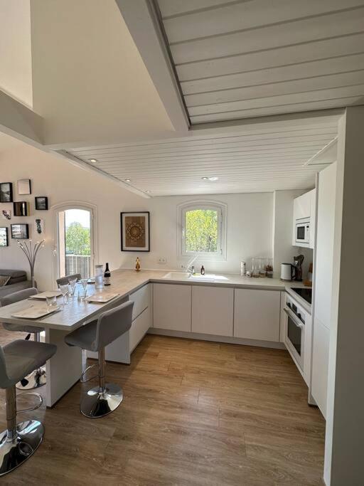 L'Atelier Marin Sur Le Port Des Marines Apartment Cogolin Bagian luar foto