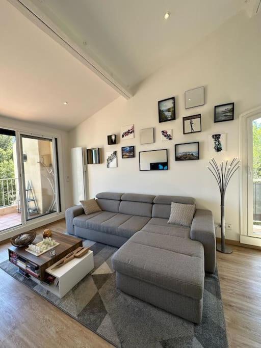 L'Atelier Marin Sur Le Port Des Marines Apartment Cogolin Bagian luar foto