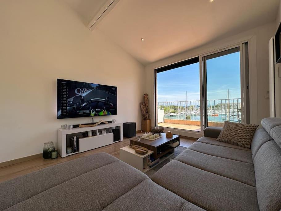 L'Atelier Marin Sur Le Port Des Marines Apartment Cogolin Bagian luar foto